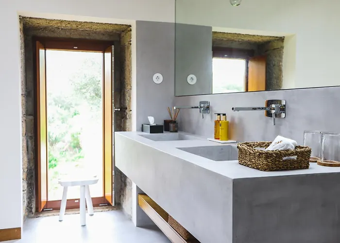 Casas Da Vinha - Vineadouro Wine Numao